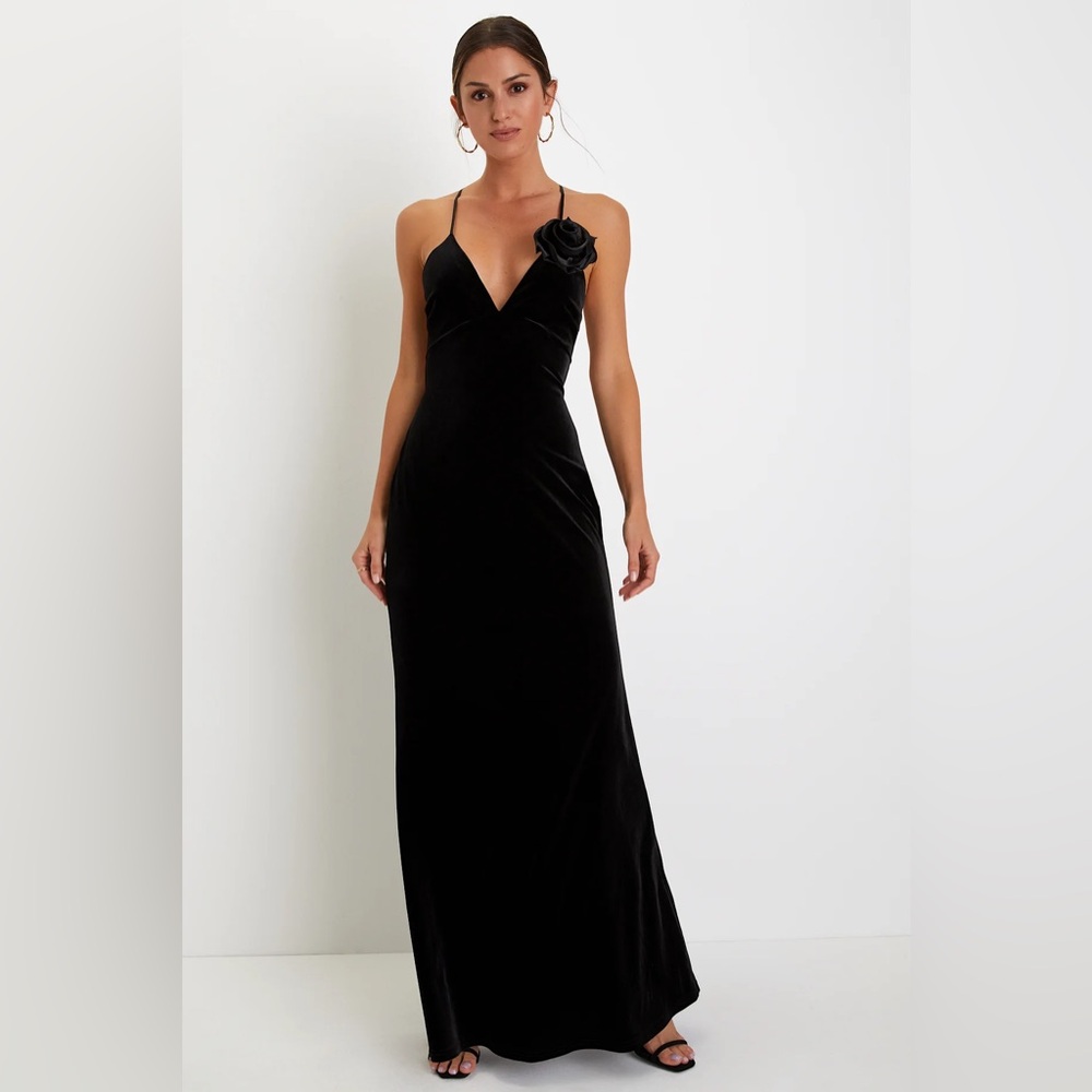 Lulu's Got You Captivated Black Velvet Rosette long Lace-Up Back Maxi Dress M